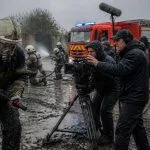 découvrez les principaux défis rencontrés lors de la réalisation d'une émission dédiée aux pompiers, entre logistique, sécurité et authenticité.